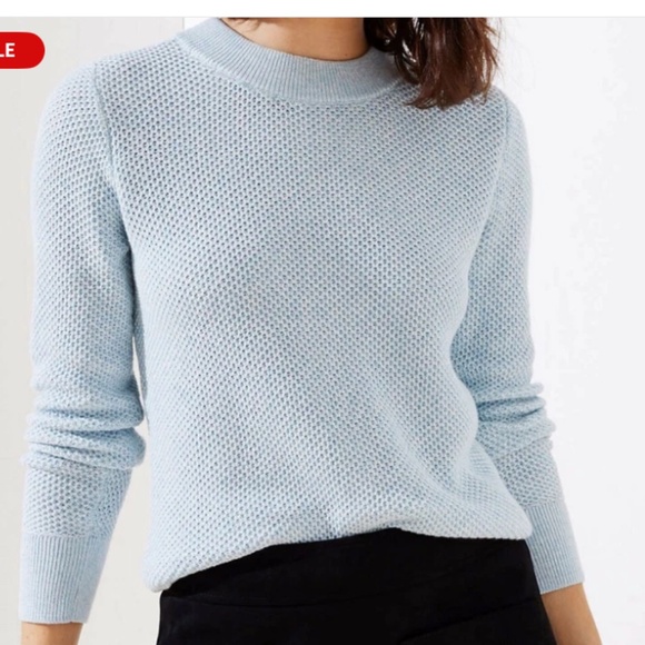 LOFT Sweaters - LOFT Women’s Light Blue Cotton Stitchy Back Keyhole Sweater - Size M